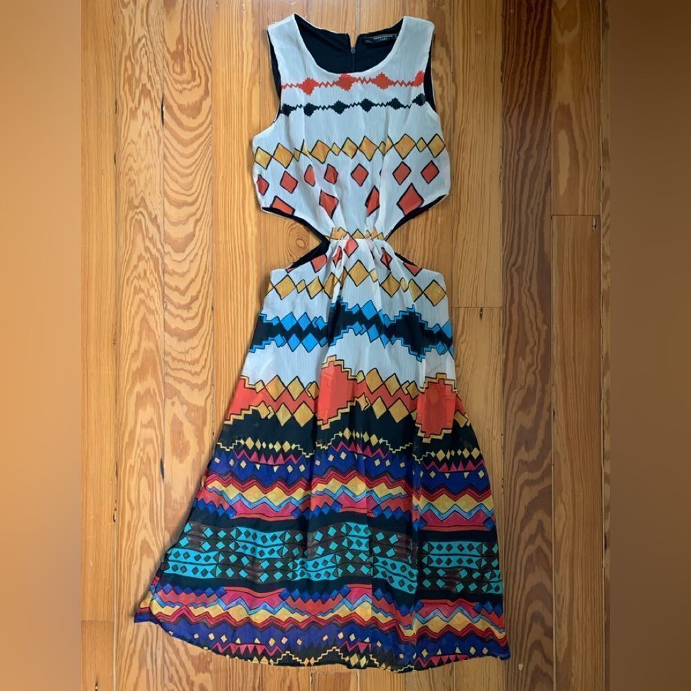 Zara Dress   - Picture 2 of 8